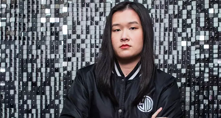 Photoshoot image of TSM Janey