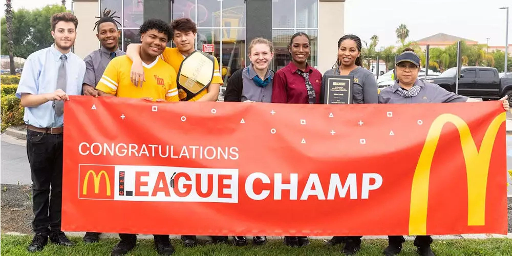 Pictured: 2022 Winners. Credit: Gen.G