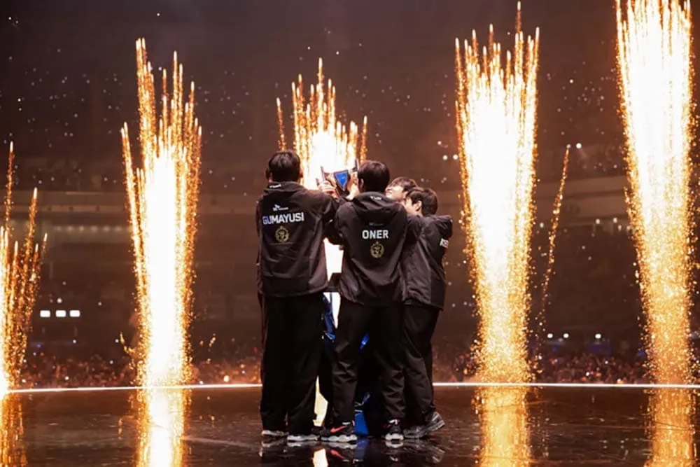 Outstanding Esports Championship Coverage for the League of Legends Worlds 2023 Final