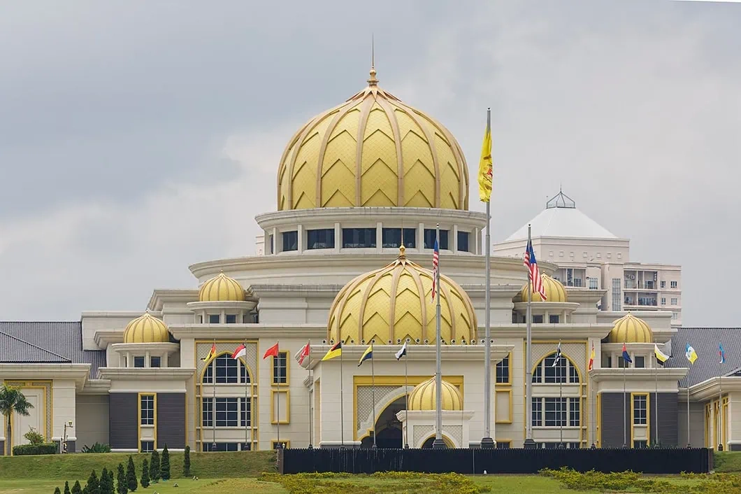 Malaysian Government Commits Millions to Esports in 2025. Photo of  New Royal Palace in Jalan Duta by CEphoto, Uwe Aranas/Wikipedia.