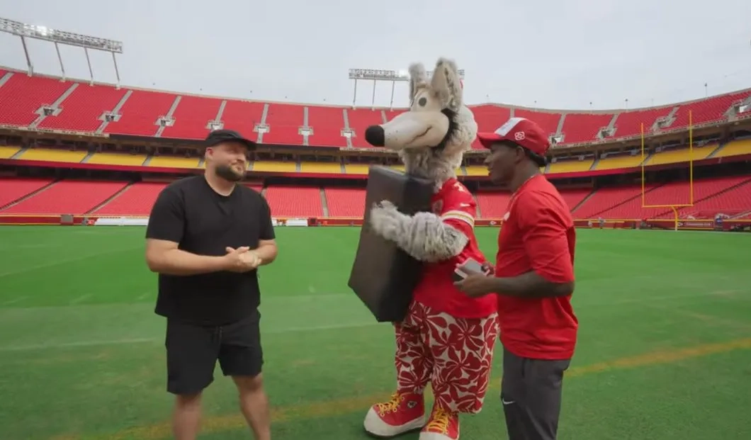 NFL Race to the End Zone powered by Verizon visits the Kansas City Chiefs.